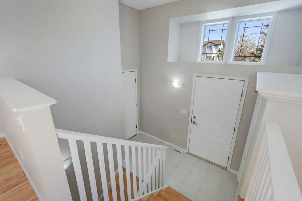 7 Canoe Close Airdrie AB T4B 2N3