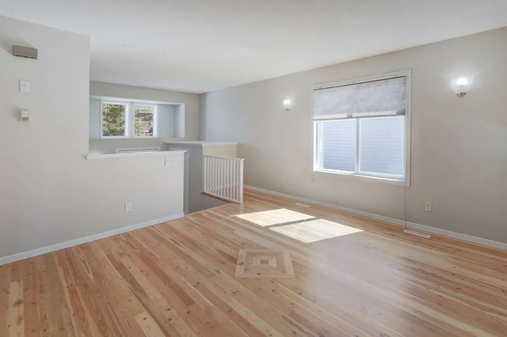 7 Canoe Close Airdrie AB T4B 2N3