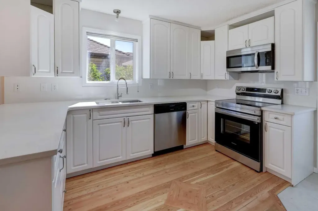 7 Canoe Close Airdrie AB T4B 2N3
