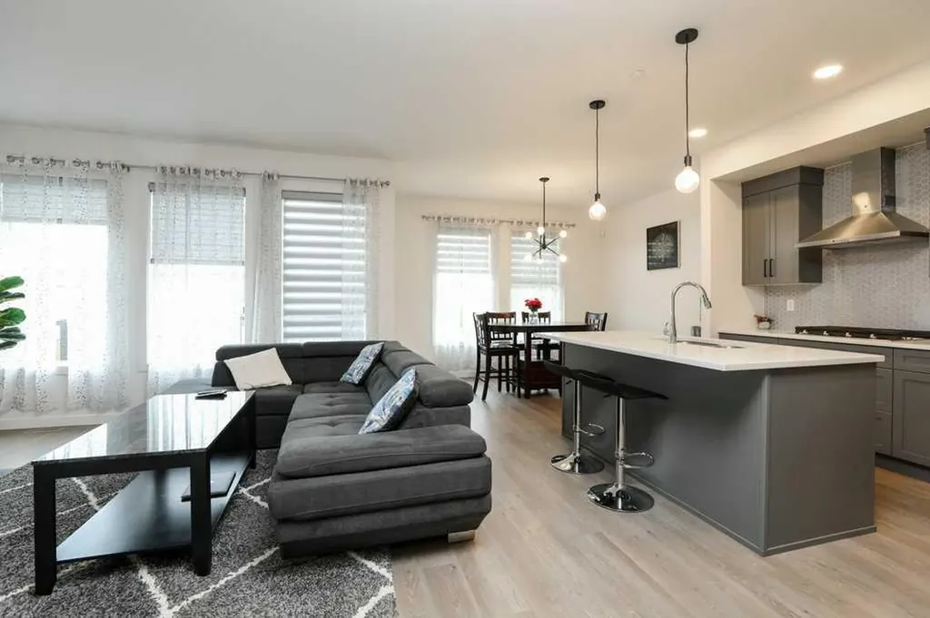 4529 31 Avenue S Lethbridge AB T1K 8J8