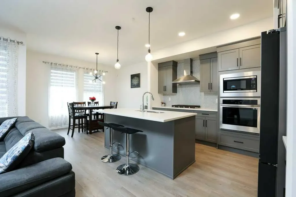 4529 31 Avenue S Lethbridge AB T1K 8J8