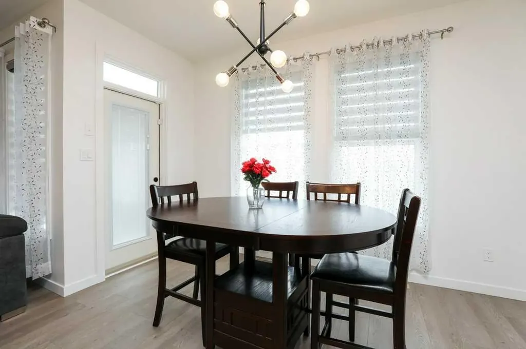 4529 31 Avenue S Lethbridge AB T1K 8J8