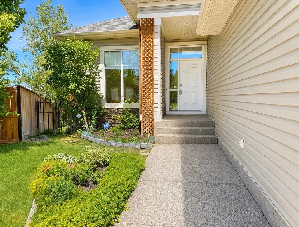 151 Hawkmere View Chestermere AB T1X 1T8