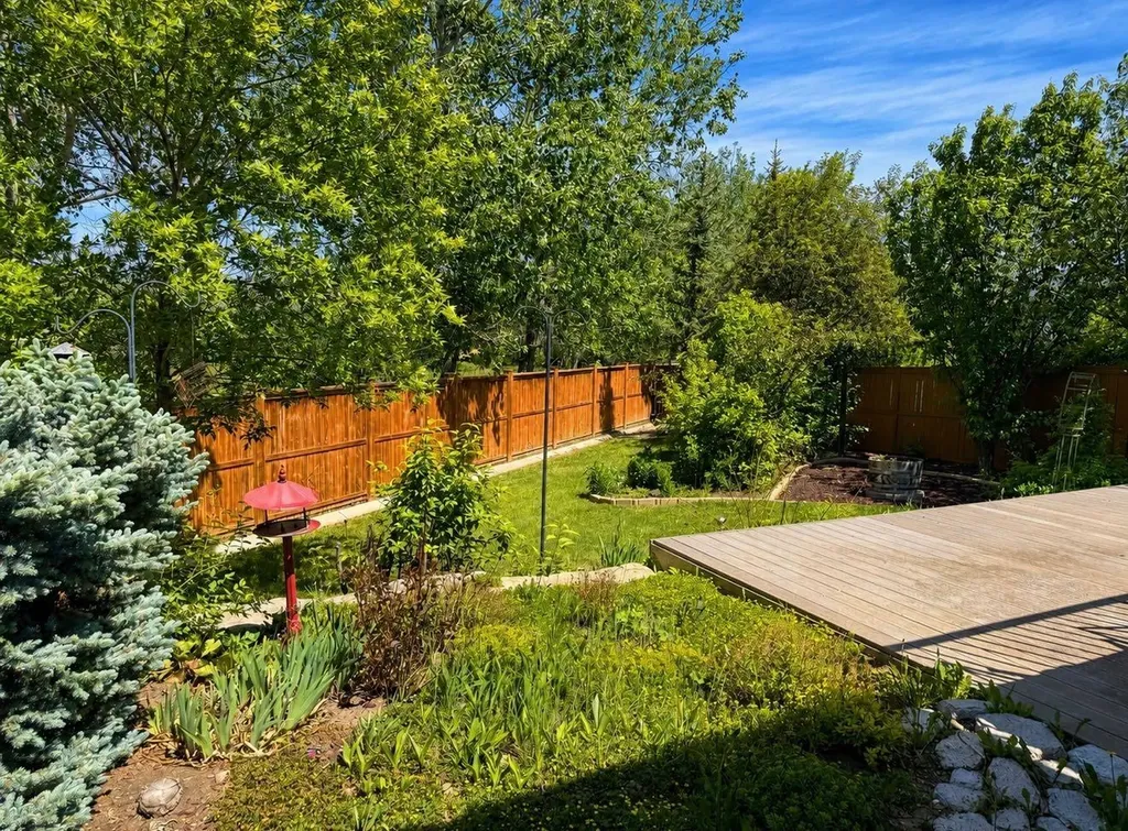 151 Hawkmere View Chestermere AB T1X 1T8