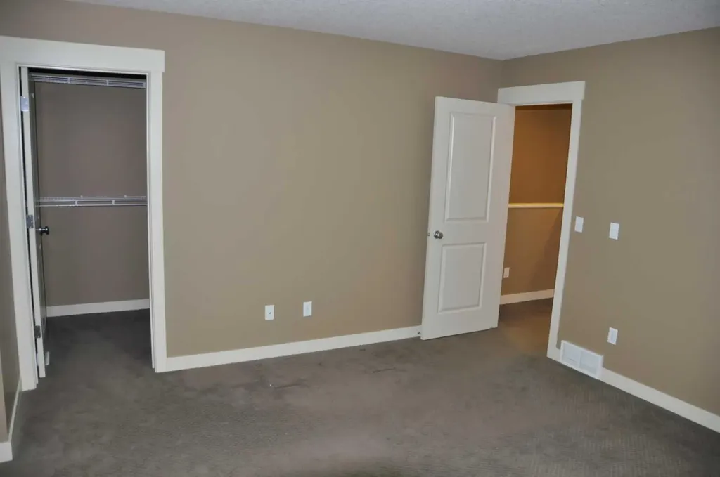 233 Rainbow Falls Drive Chestermere AB T1X 0B1