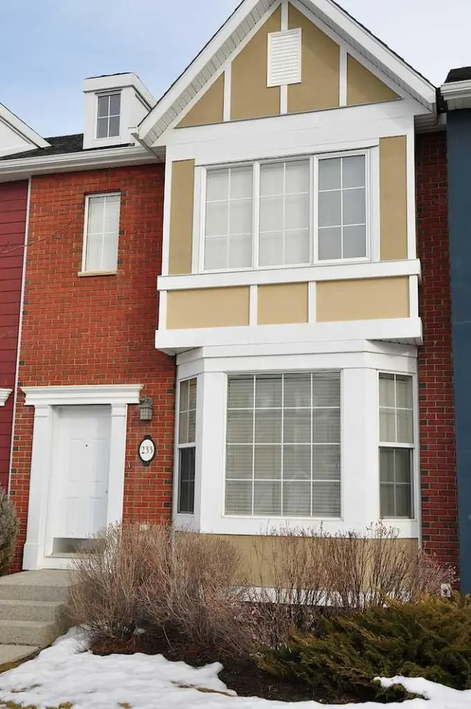233 Rainbow Falls Drive Chestermere AB T1X 0B1