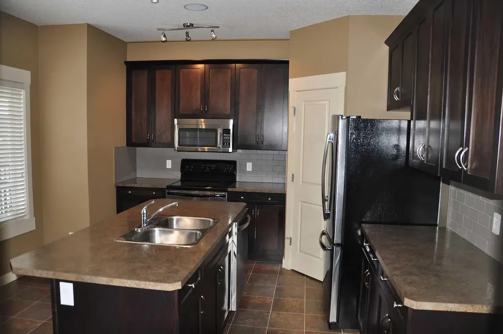 233 Rainbow Falls Drive Chestermere AB T1X 0B1