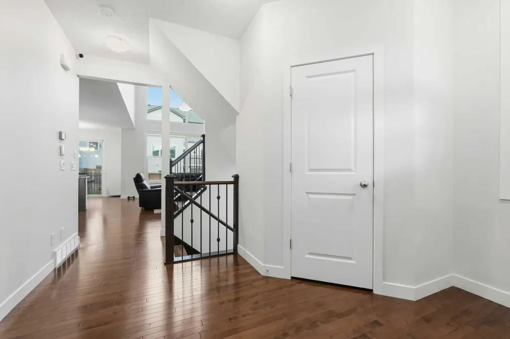 37 Nolanhurst Crescent NW Calgary AB T3R 0Z3