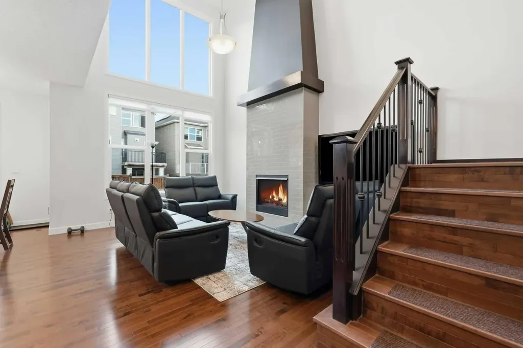 37 Nolanhurst Crescent NW Calgary AB T3R 0Z3