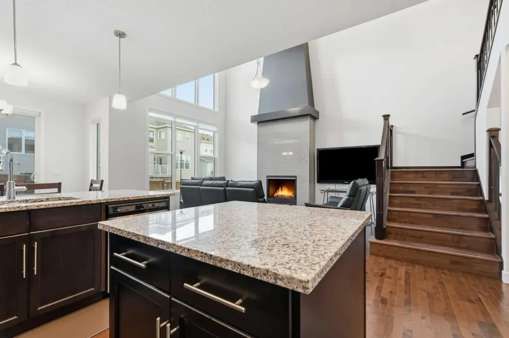 37 Nolanhurst Crescent NW Calgary AB T3R 0Z3