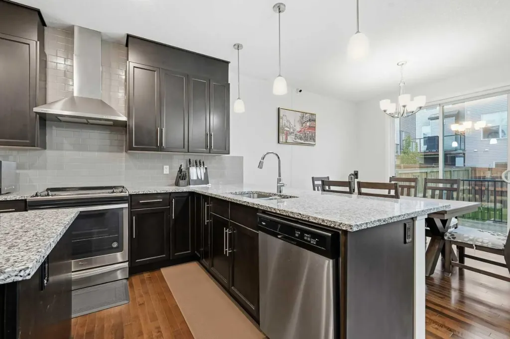37 Nolanhurst Crescent NW Calgary AB T3R 0Z3