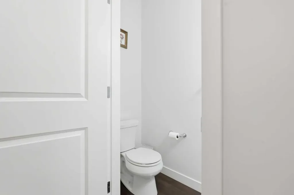 37 Nolanhurst Crescent NW Calgary AB T3R 0Z3