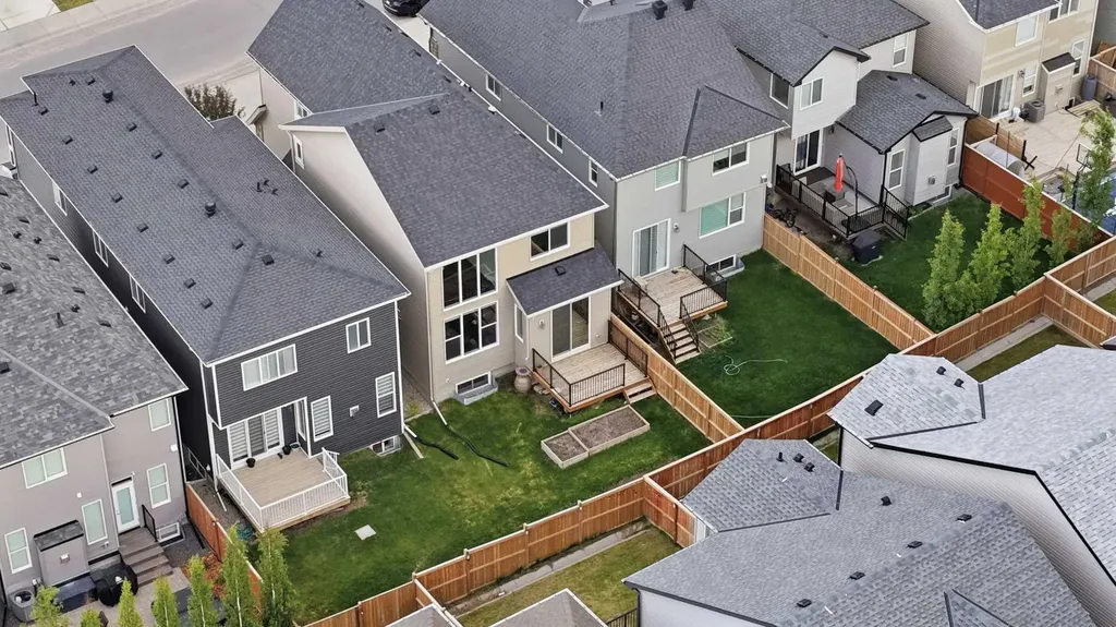 37 Nolanhurst Crescent NW Calgary AB T3R 0Z3