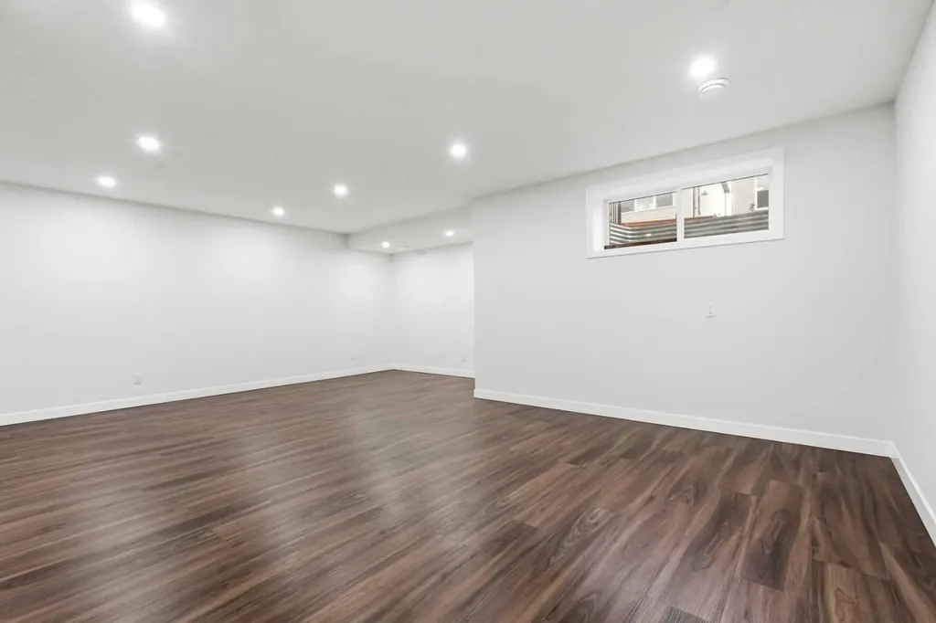 37 Nolanhurst Crescent NW Calgary AB T3R 0Z3