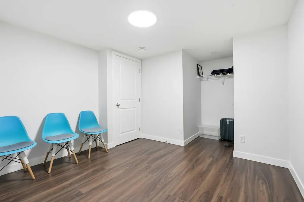 37 Nolanhurst Crescent NW Calgary AB T3R 0Z3