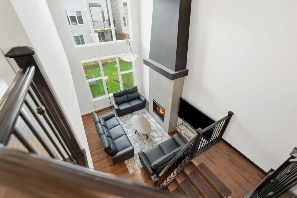 37 Nolanhurst Crescent NW Calgary AB T3R 0Z3