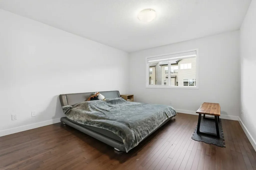 37 Nolanhurst Crescent NW Calgary AB T3R 0Z3