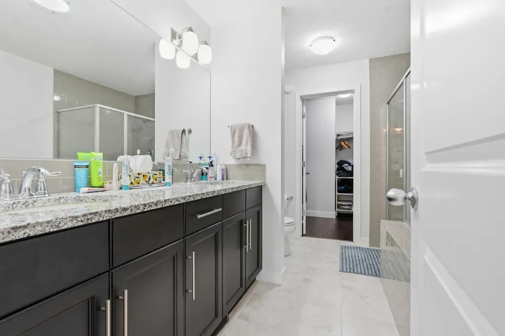 37 Nolanhurst Crescent NW Calgary AB T3R 0Z3