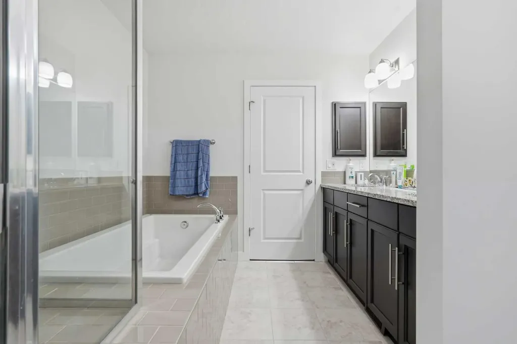 37 Nolanhurst Crescent NW Calgary AB T3R 0Z3