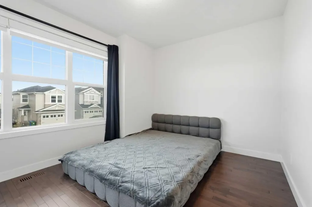 37 Nolanhurst Crescent NW Calgary AB T3R 0Z3