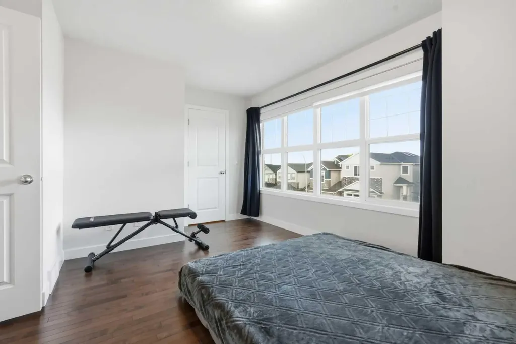 37 Nolanhurst Crescent NW Calgary AB T3R 0Z3