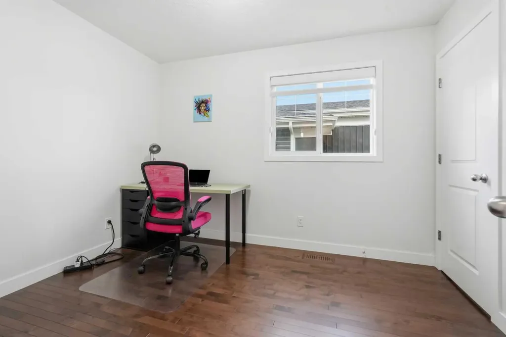 37 Nolanhurst Crescent NW Calgary AB T3R 0Z3