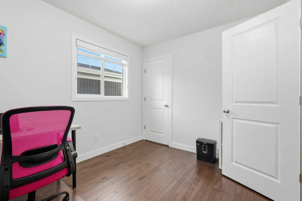 37 Nolanhurst Crescent NW Calgary AB T3R 0Z3