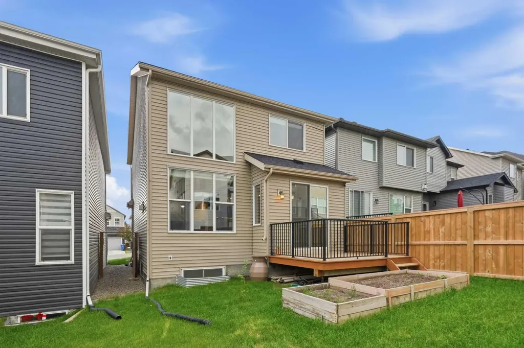 37 Nolanhurst Crescent NW Calgary AB T3R 0Z3