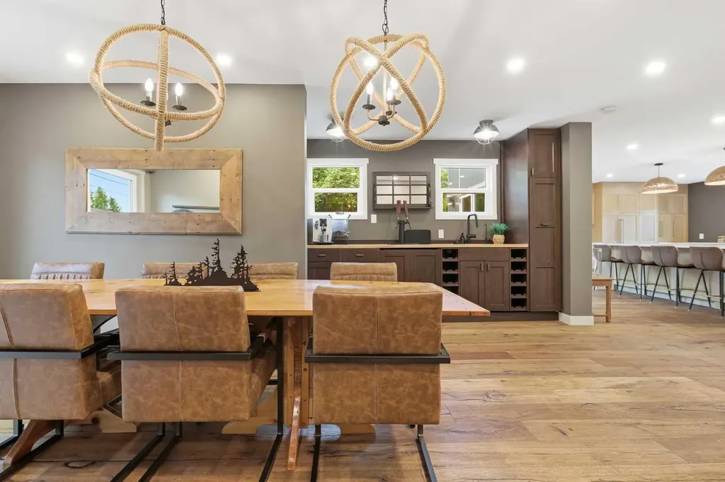 349 Capri Avenue NW Calgary AB T2L 0J5