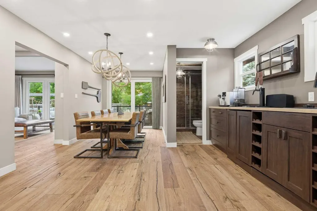 349 Capri Avenue NW Calgary AB T2L 0J5