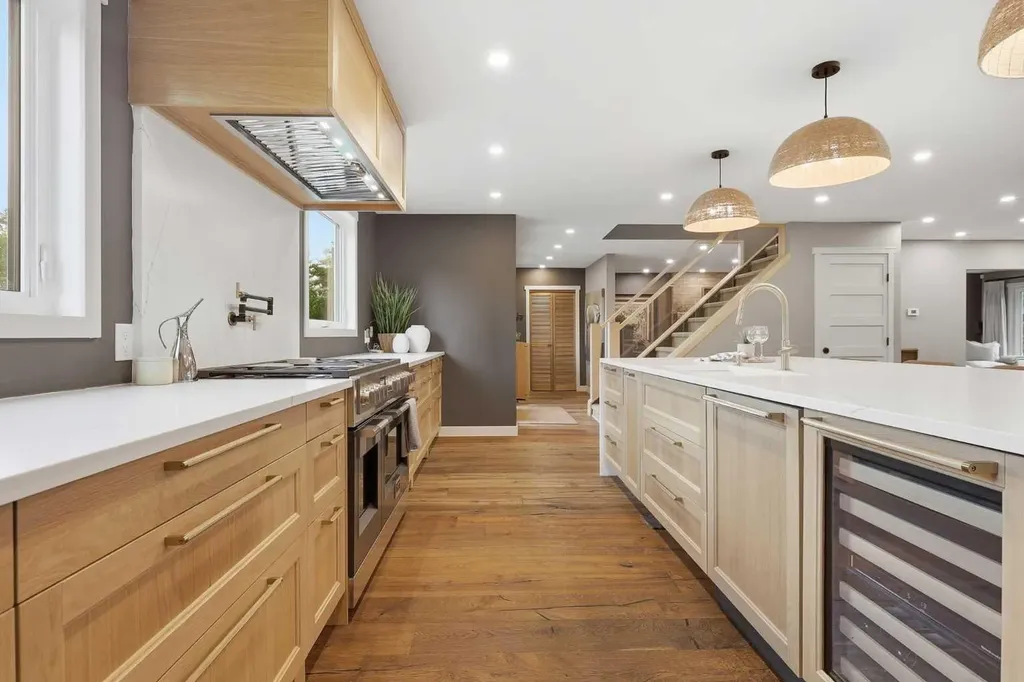349 Capri Avenue NW Calgary AB T2L 0J5