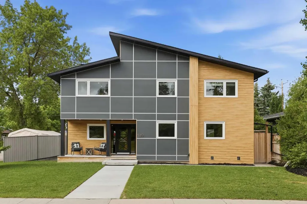 349 Capri Avenue NW Calgary AB T2L 0J5
