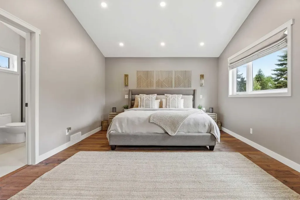349 Capri Avenue NW Calgary AB T2L 0J5