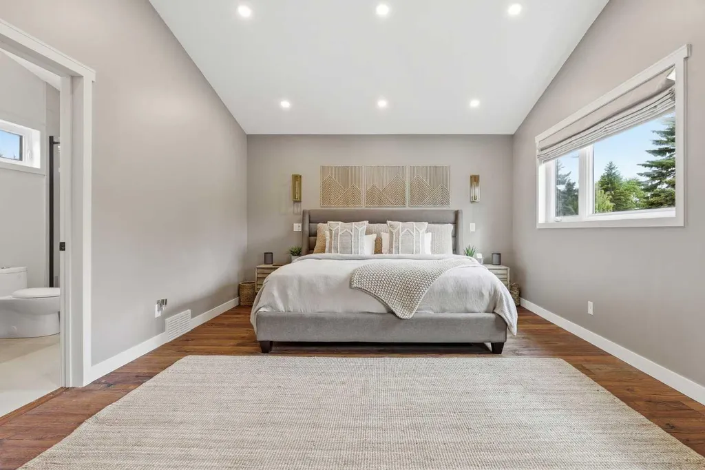 349 Capri Avenue NW Calgary AB T2L 0J5