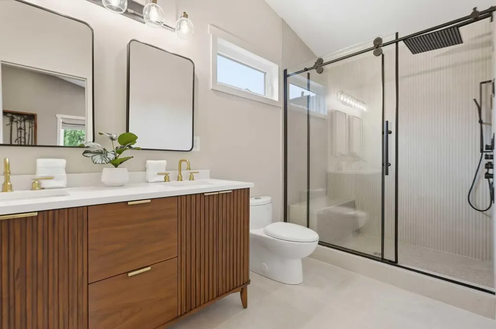 349 Capri Avenue NW Calgary AB T2L 0J5