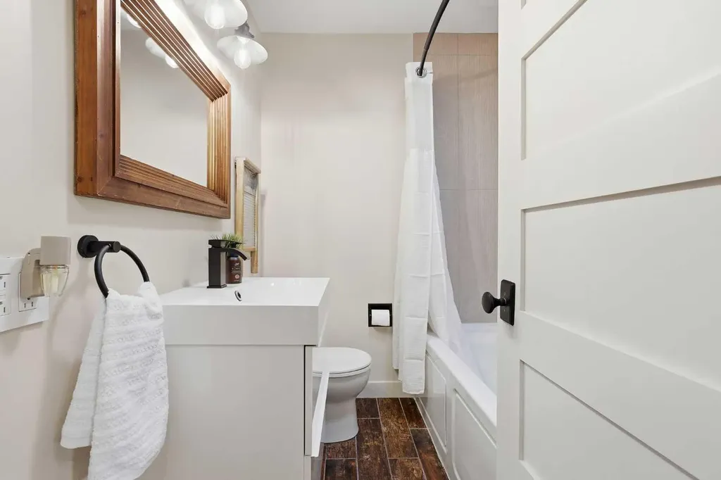 349 Capri Avenue NW Calgary AB T2L 0J5