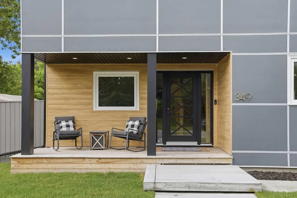 349 Capri Avenue NW Calgary AB T2L 0J5