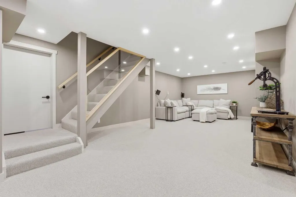349 Capri Avenue NW Calgary AB T2L 0J5