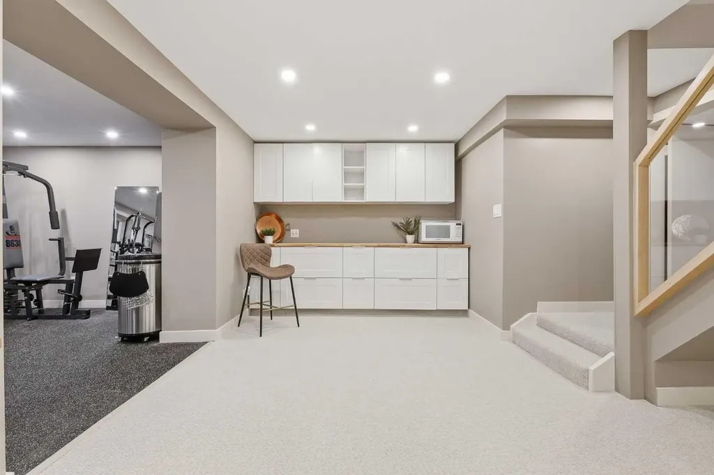 349 Capri Avenue NW Calgary AB T2L 0J5
