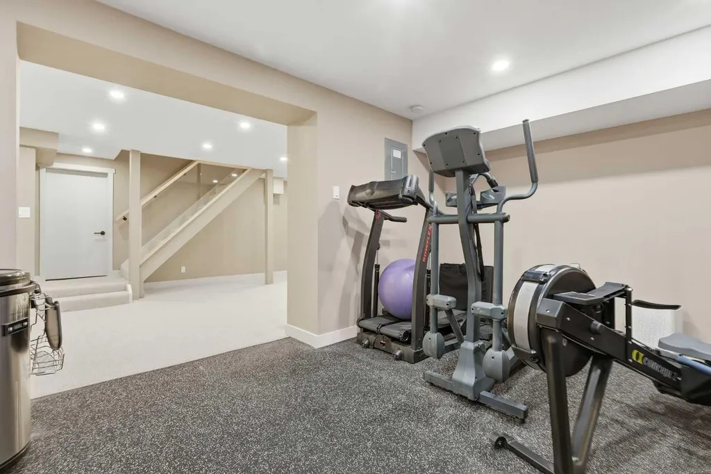 349 Capri Avenue NW Calgary AB T2L 0J5