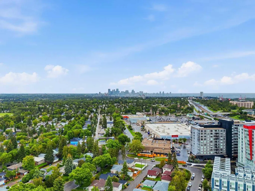 349 Capri Avenue NW Calgary AB T2L 0J5