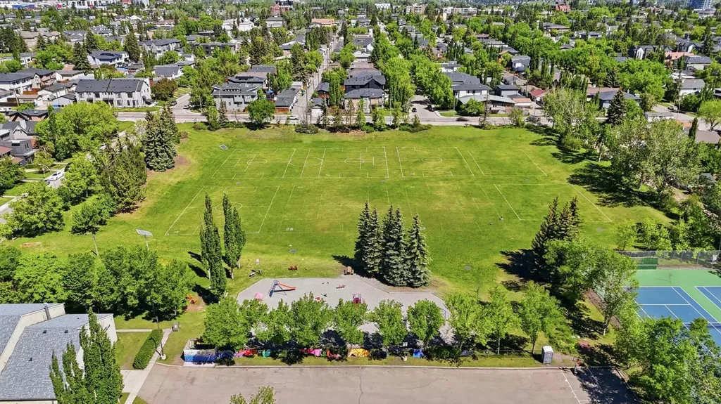 3007 27 Street SW Calgary AB t3E 2k9