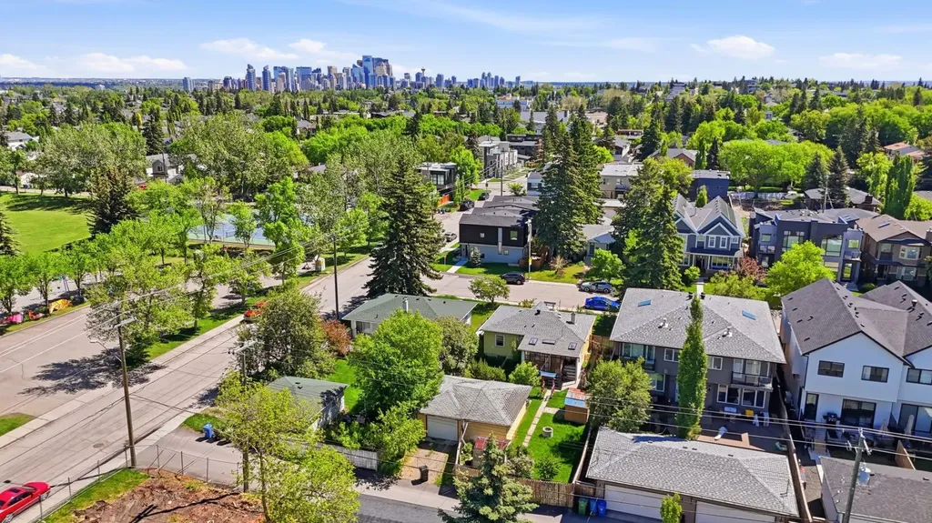 3007 27 Street SW Calgary AB t3E 2k9