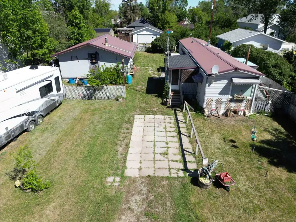 221 Truman Street Carmangay AB T0L 0N0