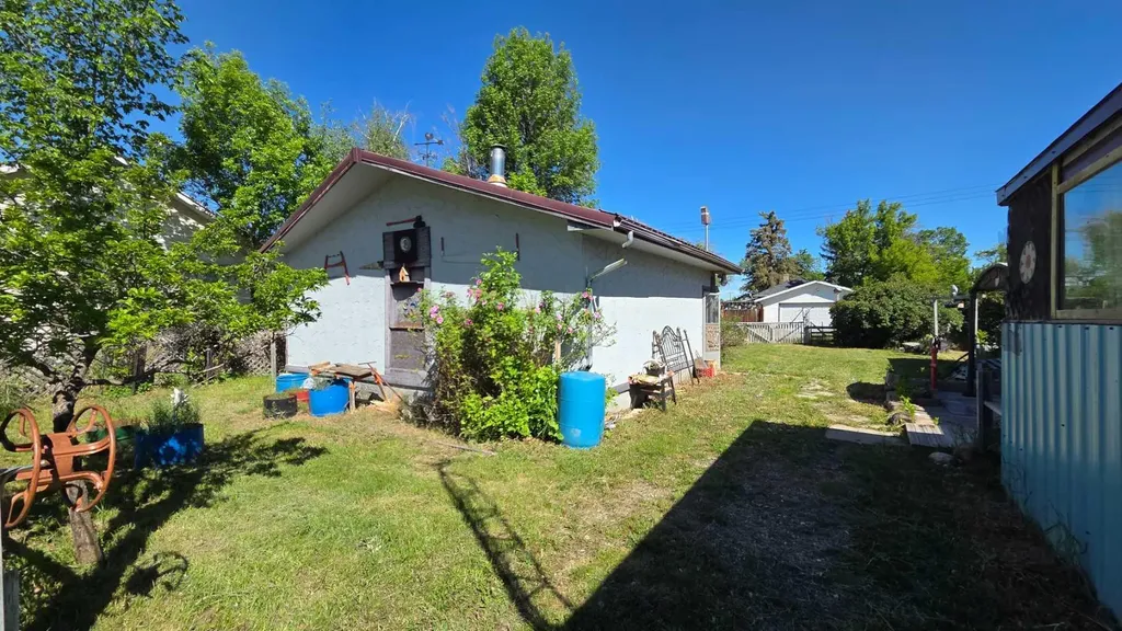 221 Truman Street Carmangay AB T0L 0N0