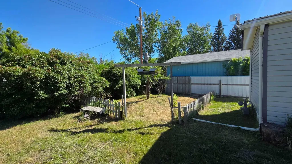 221 Truman Street Carmangay AB T0L 0N0