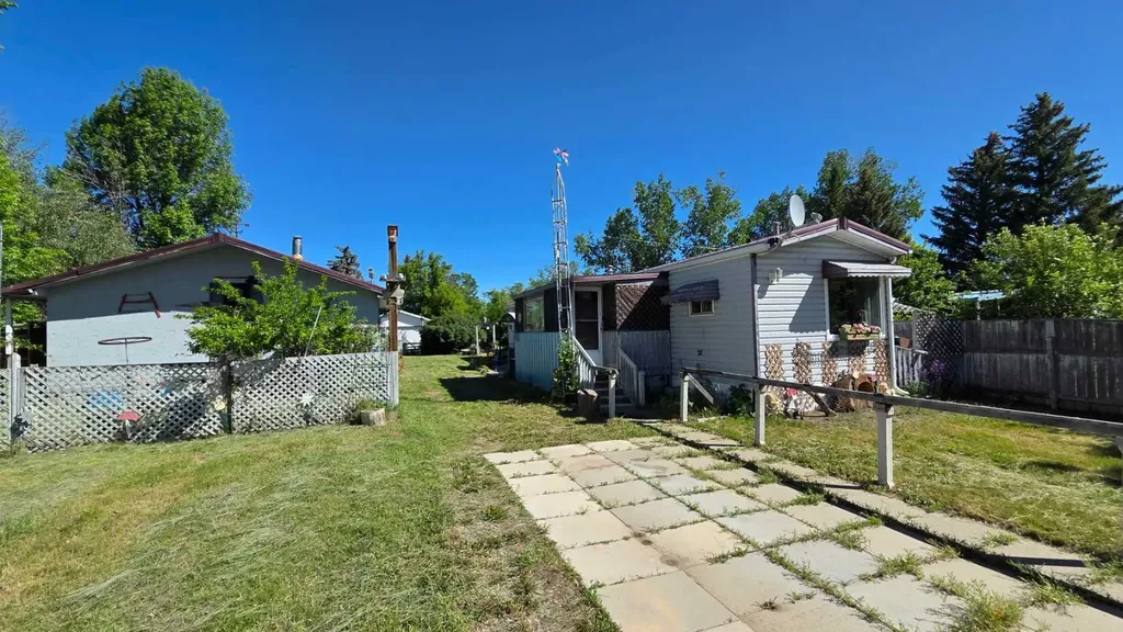 221 Truman Street Carmangay AB T0L 0N0
