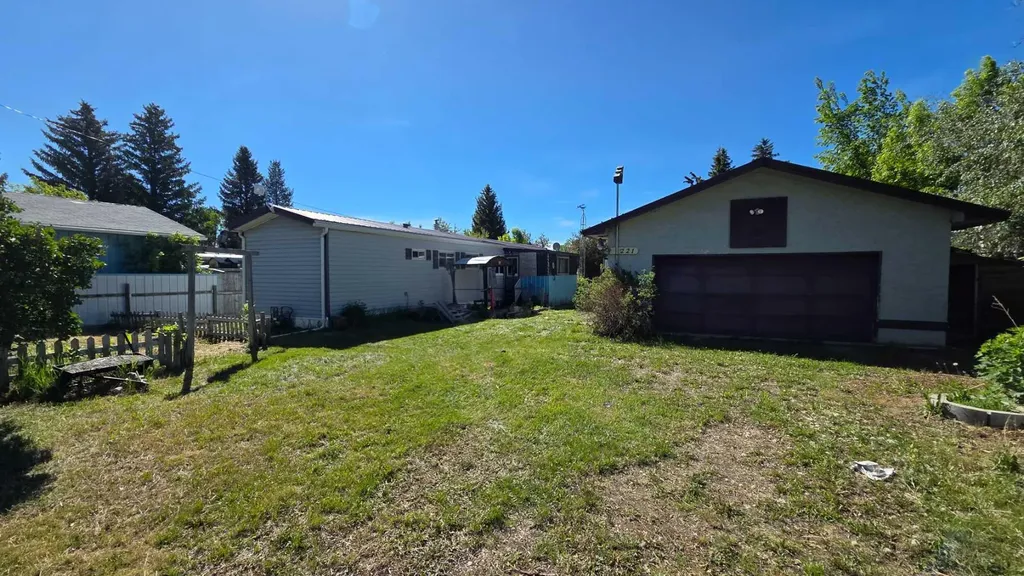 221 Truman Street Carmangay AB T0L 0N0