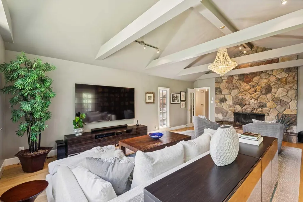 3115 Carleton Street SW Calgary AB T2T 3L5