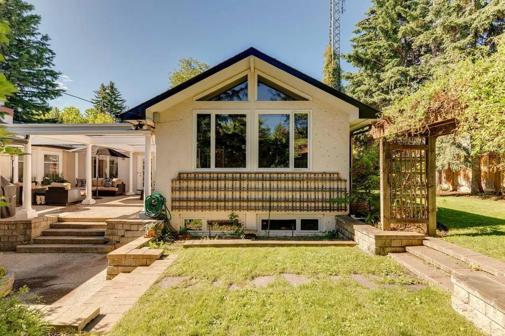 3115 Carleton Street SW Calgary AB T2T 3L5